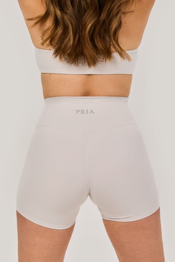 Short - White, S